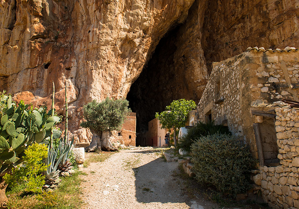 Grotte Mangiapane e Aperitivo al tramonto